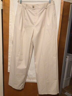 WNU wide leg tailored  fit professional 100% organic cotton  SZ 12
